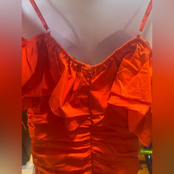 Plus size off shoulder dress - Picture 4 of 5